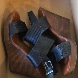 Wedge sandals